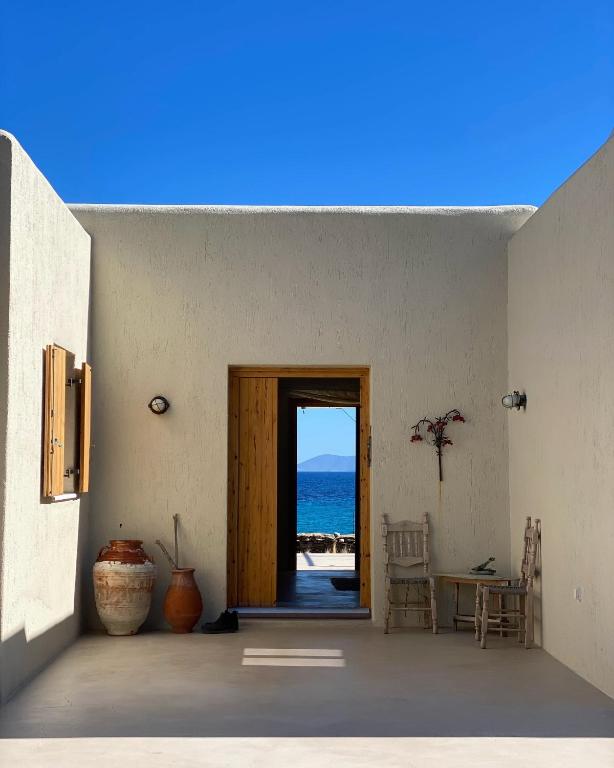 Kea Retreat: Yoga and meditation on the most discreet island in the  Cyclades - Luxe Wellness Club