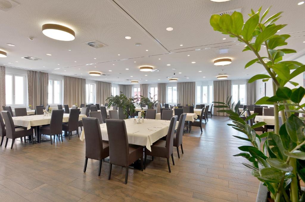 Restaurace v ubytování Hotel Goldener Adler Wattens