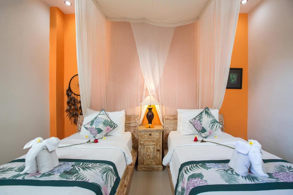 Ubudku Villas - Deluxe Double Or Twin Room With Pool View