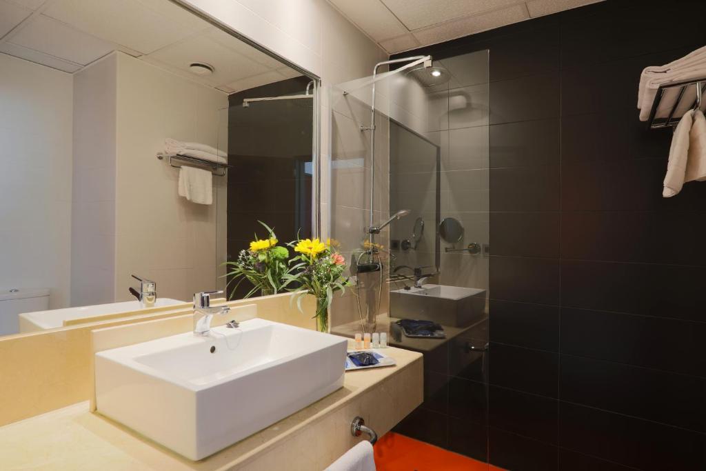 Koupelna v ubytování Hotel Chamartin The One