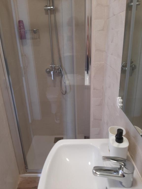 A bathroom at Las vistas