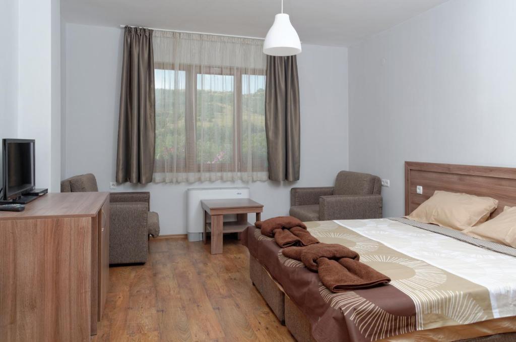 Alpine Garden Hotel (Trayanovi Dvori) - غرفة ثلاثية