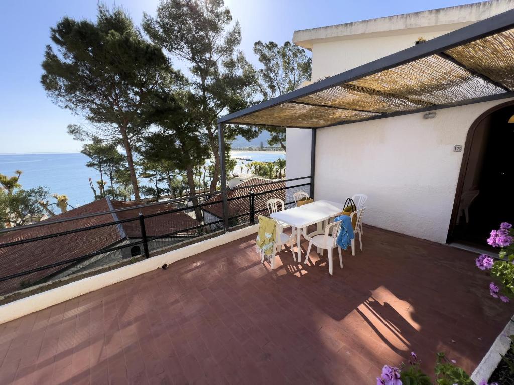 Balkón alebo terasa v ubytovaní Testa di Monaco - Basic Beach Accommodations