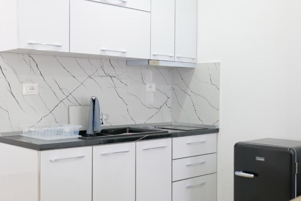 Ledio Apartments - Image 8