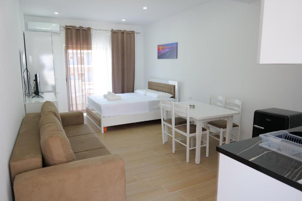 Ledio Apartments - Image 4