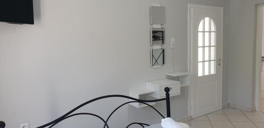 TV a/nebo společenská místnost v ubytování JET, luxury appartment 20m from the beach