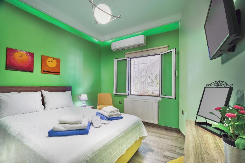 A bed or beds in a room at Seaside House
