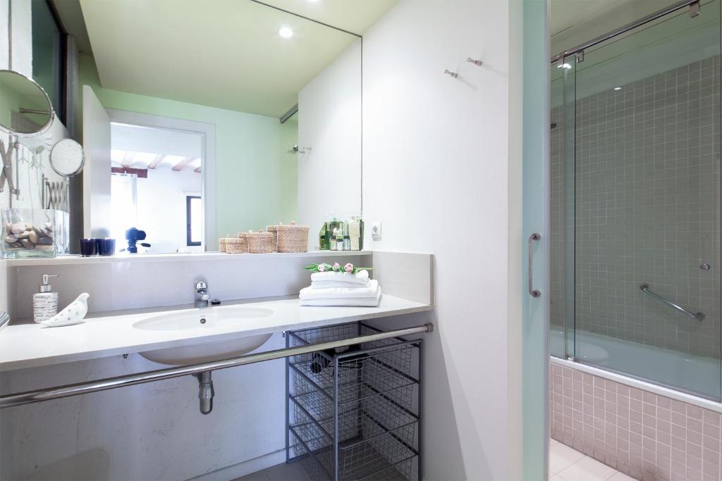 Inside Barcelona Apartments Esparteria - 11