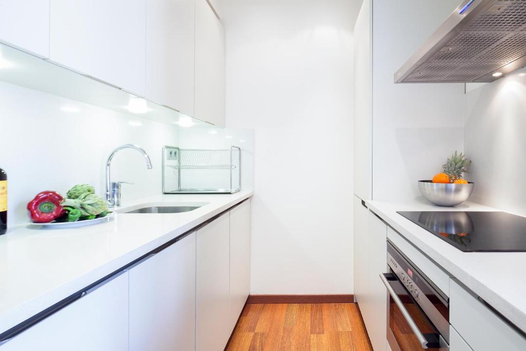 Inside Barcelona Apartments Mercat - 13