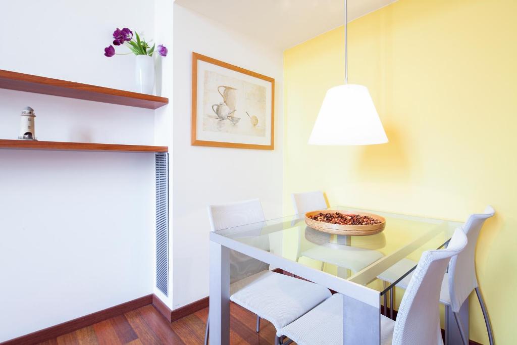 Inside Barcelona Apartments Mercat - 11