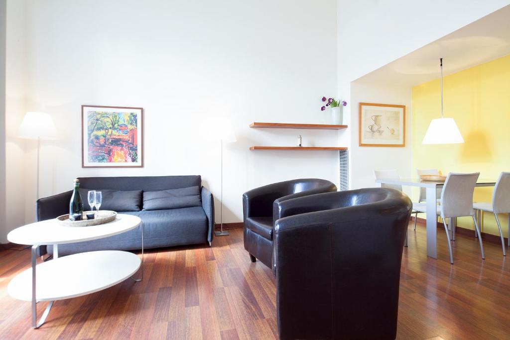 Inside Barcelona Apartments Mercat - 3