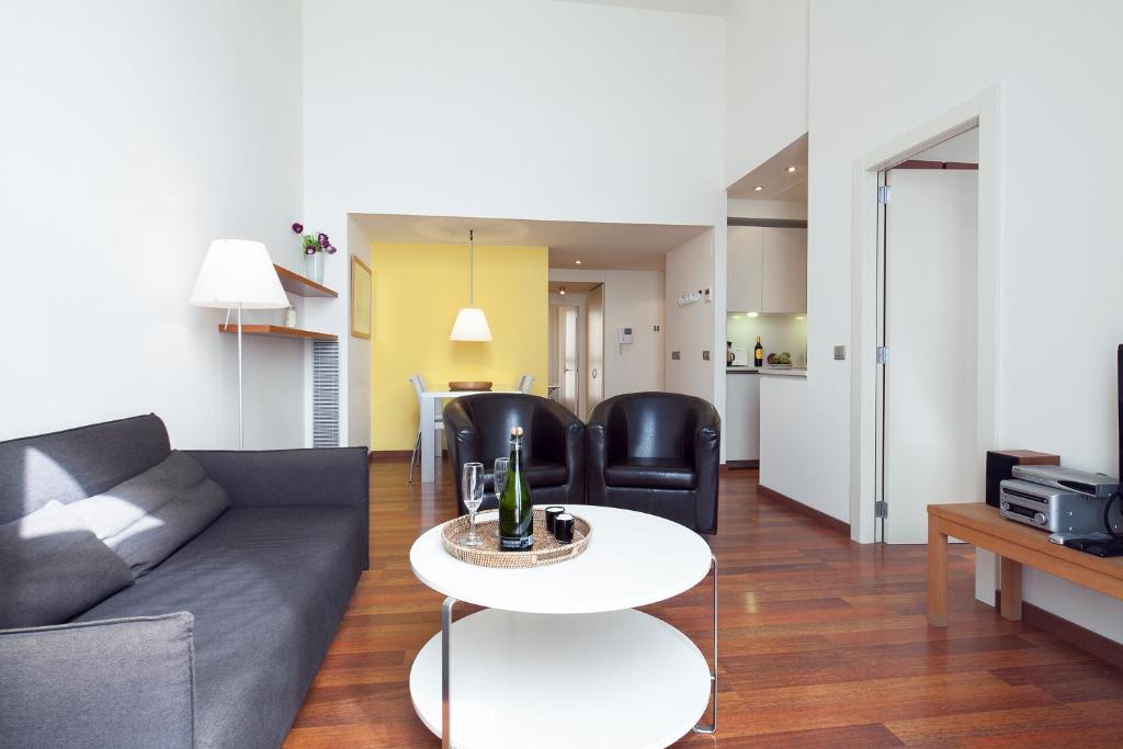 Inside Barcelona Apartments Mercat - 1