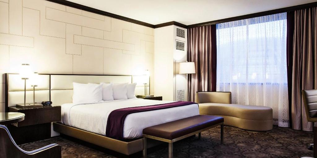 Harrah's Resort Atlantic City Hotel & Casino - Marina Deluxe King Non-Smoking Room