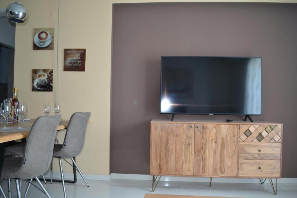 Telewizja i/lub zestaw kina domowego w obiekcie My Paradies - Malinska 1****