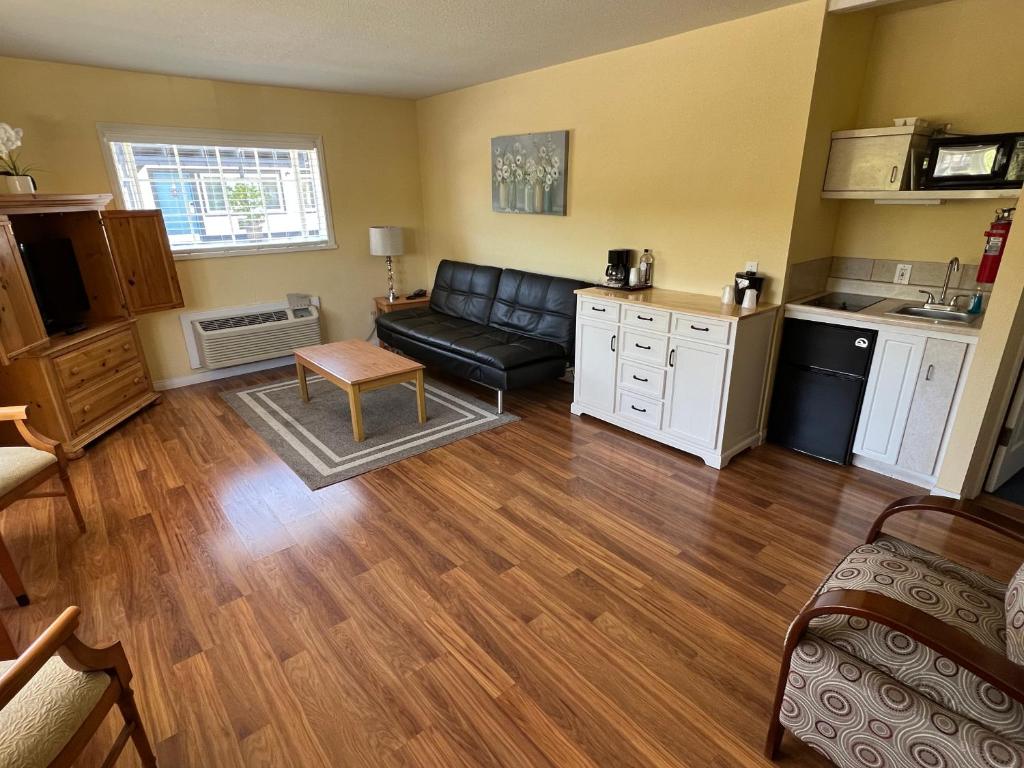 Solvang Inn & Cottages - Suite Deluxe Con Cama Extragrande