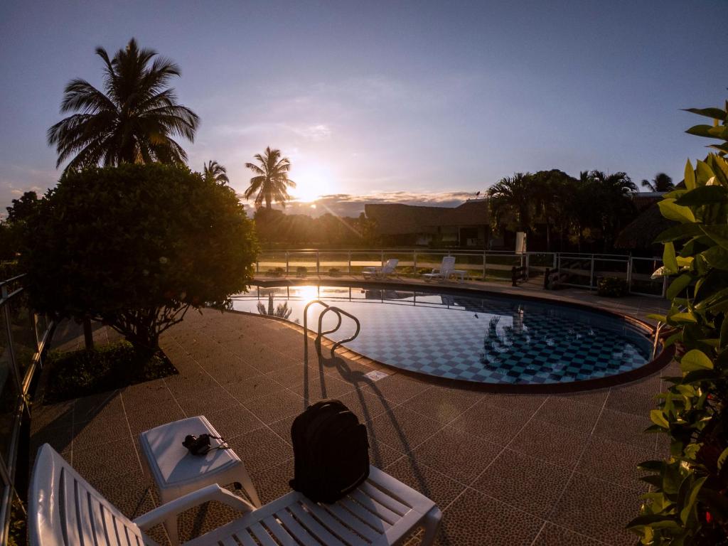 Bazén v ubytování Hotel Brisas La Gaviota Mariquit-Tolima nebo v jeho okolí