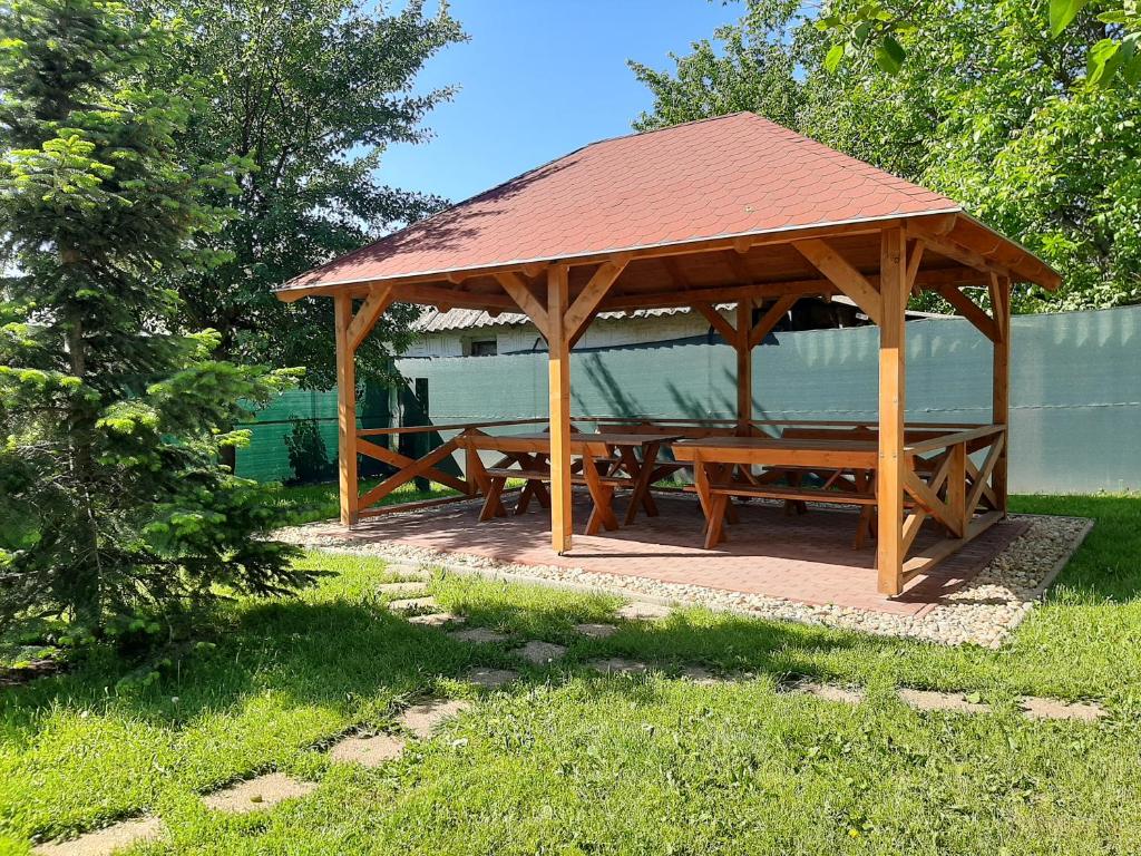 Vonkajšia záhrada v ubytovaní Potyka Apartman