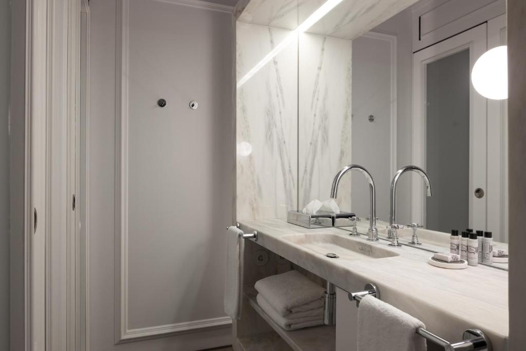 Lisboa Pessoa Hotel - 5