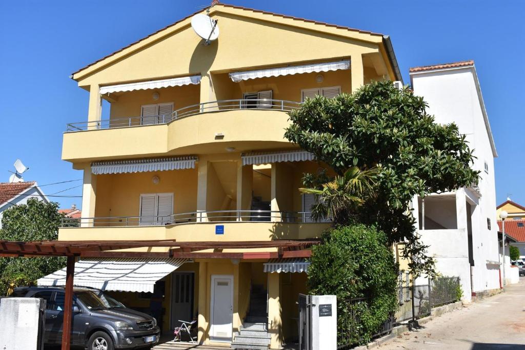 Budova, v ktorej sa apartmán nachádza
