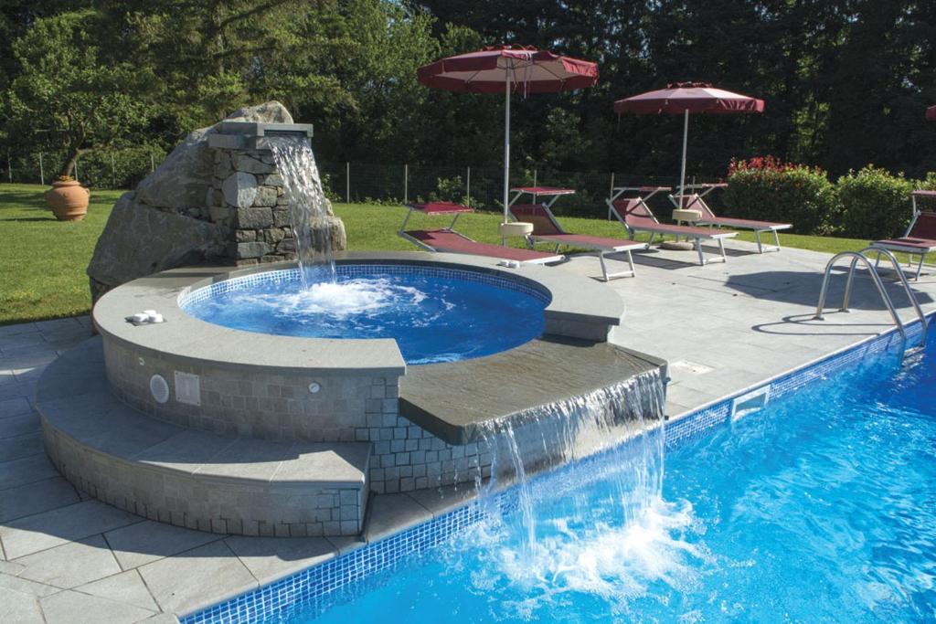 Bazén v ubytování Park Hotel La Pineta nebo v jeho okolí