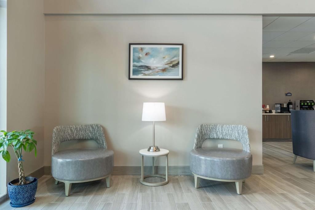 Posezení v ubytování Best Western Plus Tacoma Hotel