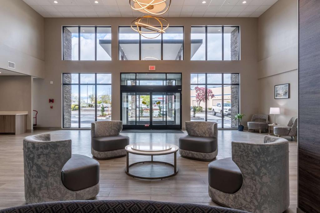 Posezení v ubytování Best Western Plus Tacoma Hotel