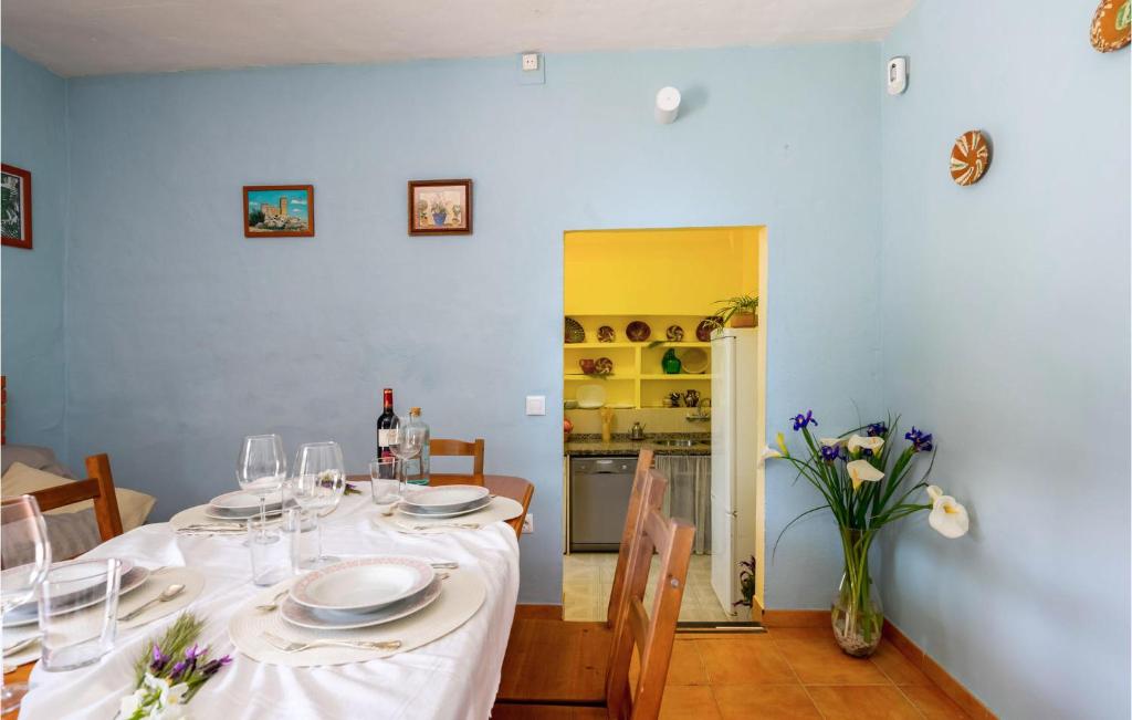 Fotografie z fotogalerie ubytování Awesome Home In Cortegana With Wifi v destinaci Cortegana