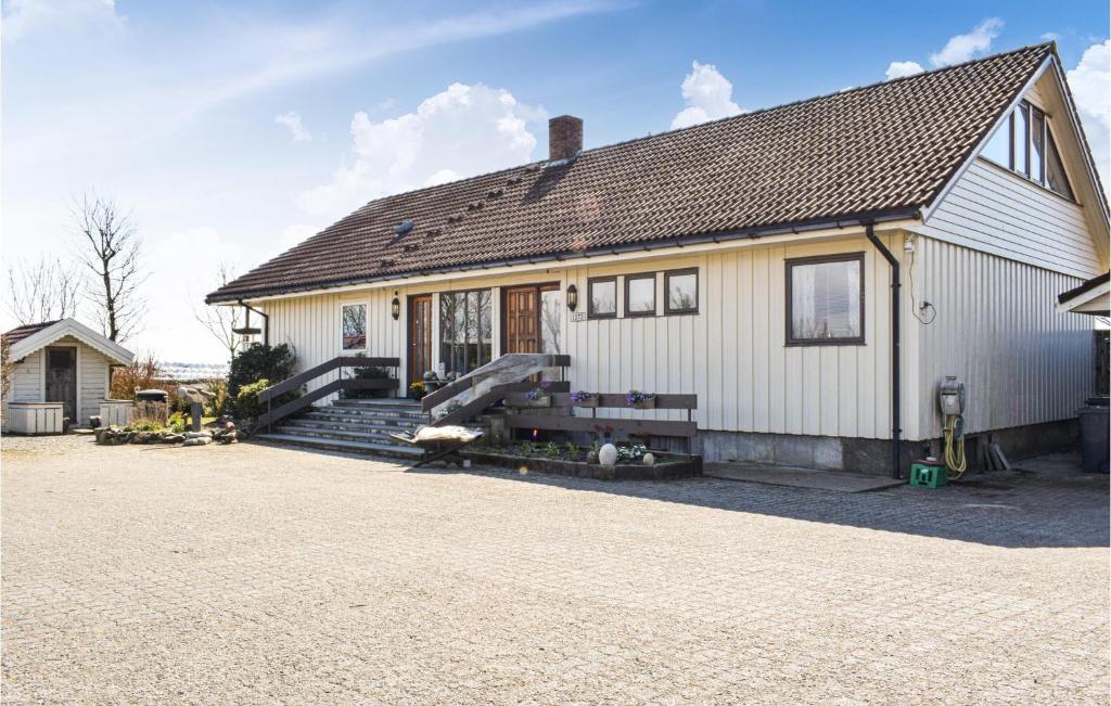 Amazing home in Orre with WiFi and 5 Bedrooms