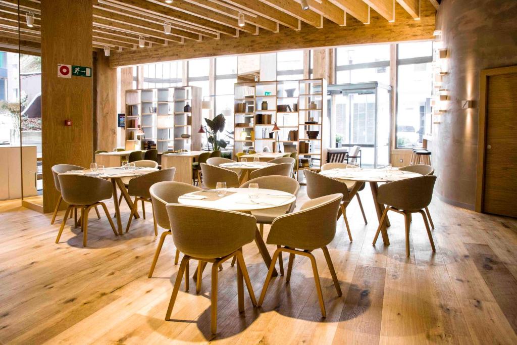 Un restaurante o sitio para comer en Zenit San Sebastián