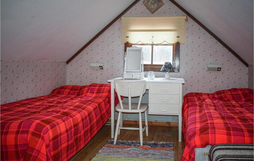 Postel nebo postele na pokoji v ubytování 4 Bedroom Gorgeous Home In Borgholm