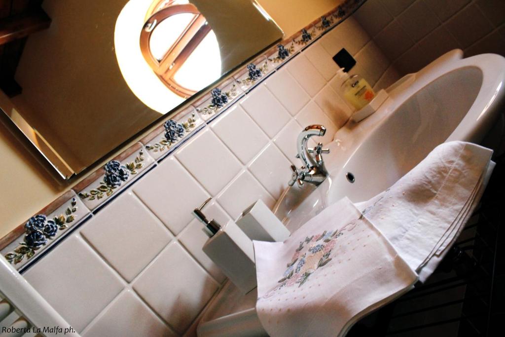 Il Casale dei Conti - Habitación Cuádruple Con Baño Privado