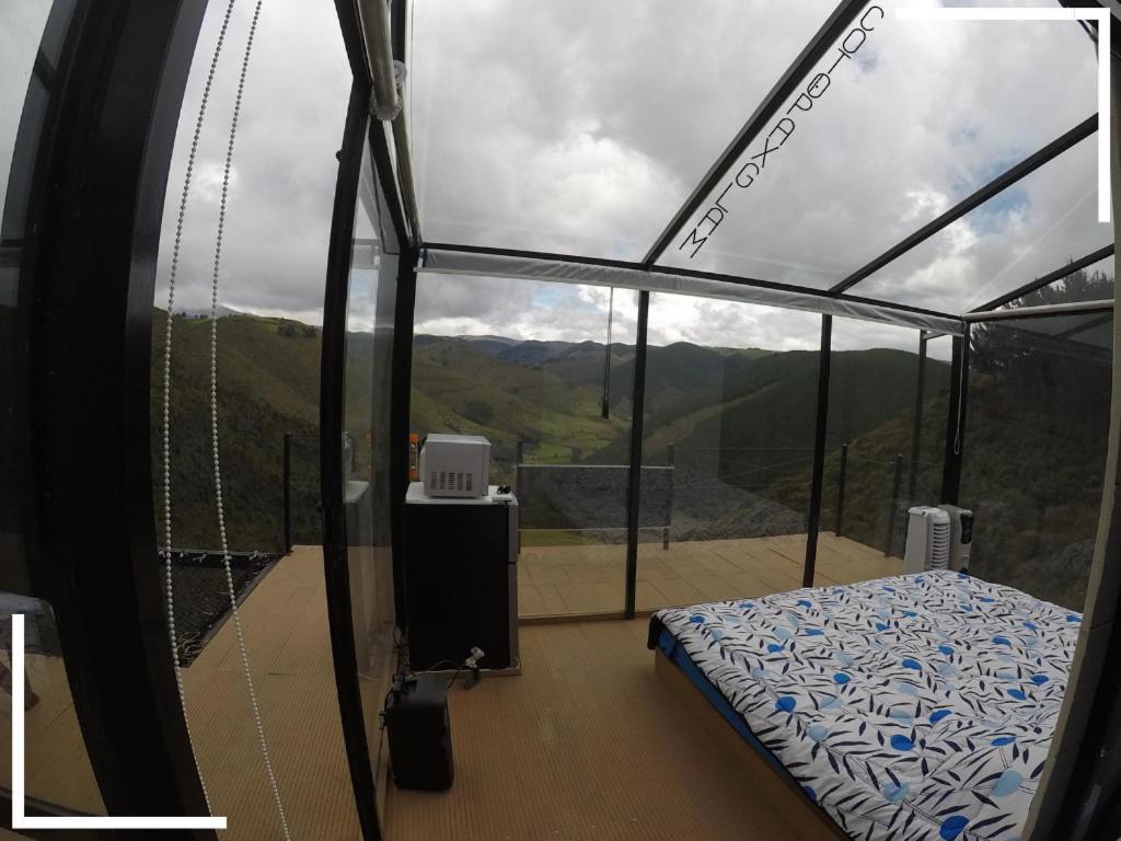 Nespecifikovaný výhled na hory nebo výhled na hory při pohledu z luxury tent
