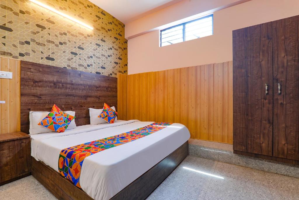 Katil atau katil-katil dalam bilik di FabHotel GSV Inn