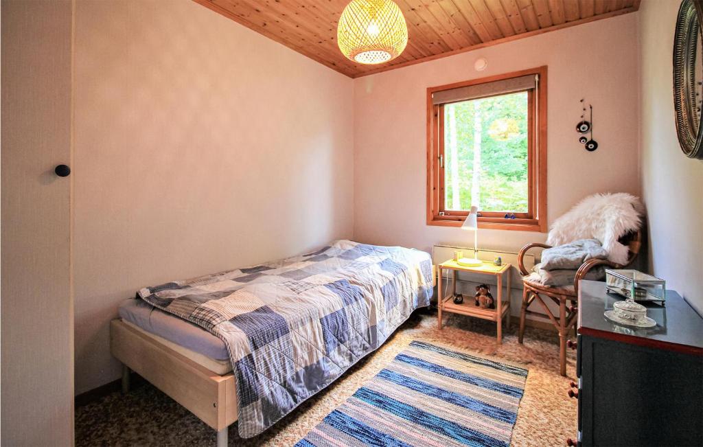 Postel nebo postele na pokoji v ubytování 4 Bedroom Beautiful Home In Perstorp