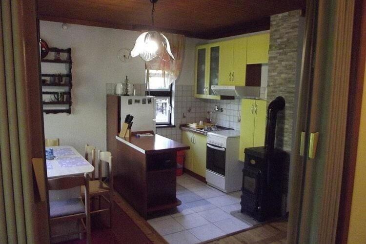 Fotografia z galérie ubytovania Detached house at 100m distance of the lake v destinácii Lokve