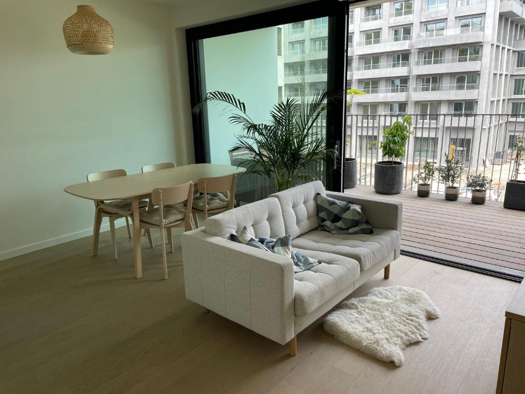 Spiksplinternieuw appartement in Palazzo Verde, Antwerp, Belgium