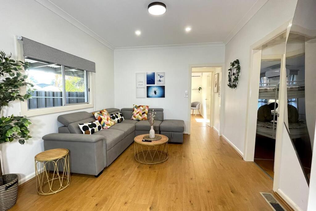 Pets Friendly Beachside Paradise House Rosebud, Rosebud (updated prices