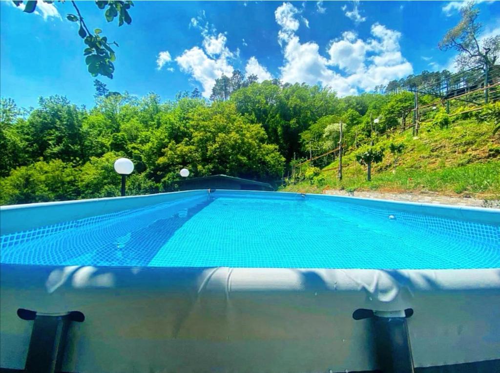Basen w obiekcie Villa Maremonti - con 3 piscine lub w pobliżu