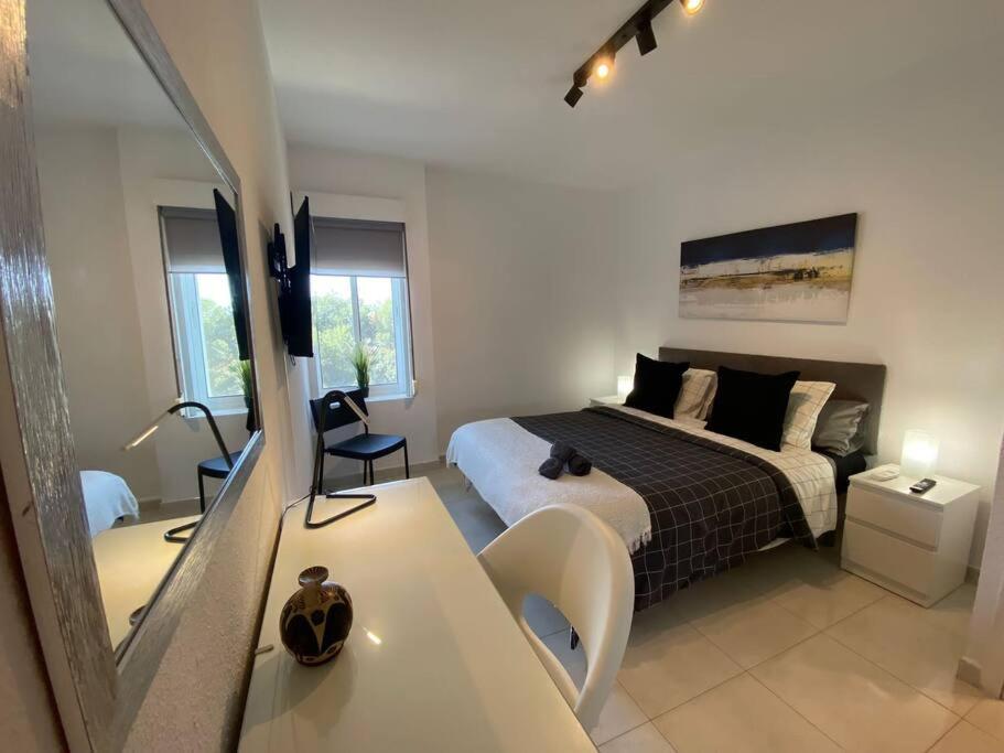 Postel nebo postele na pokoji v ubytování Apartamento Agata 208 Benalmádena 2 hermosas terrazas