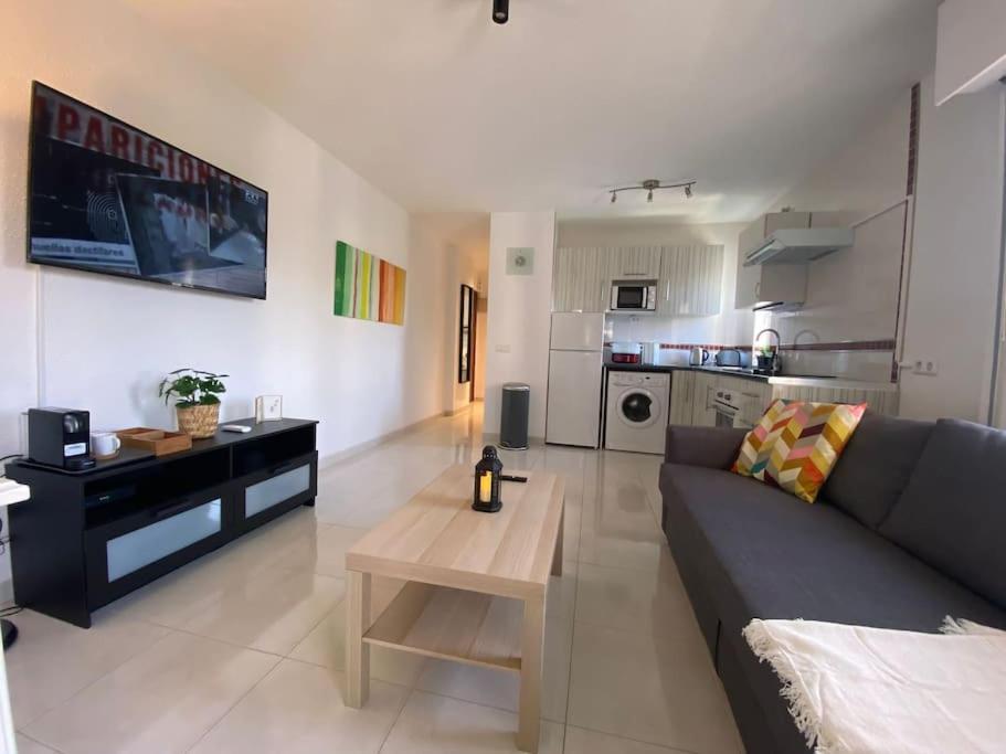 Kuchyň nebo kuchyňský kout v ubytování Apartamento Agata 208 Benalmádena 2 hermosas terrazas
