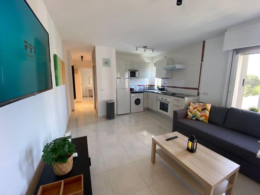 Kuchyň nebo kuchyňský kout v ubytování Apartamento Agata 208 Benalmádena 2 hermosas terrazas