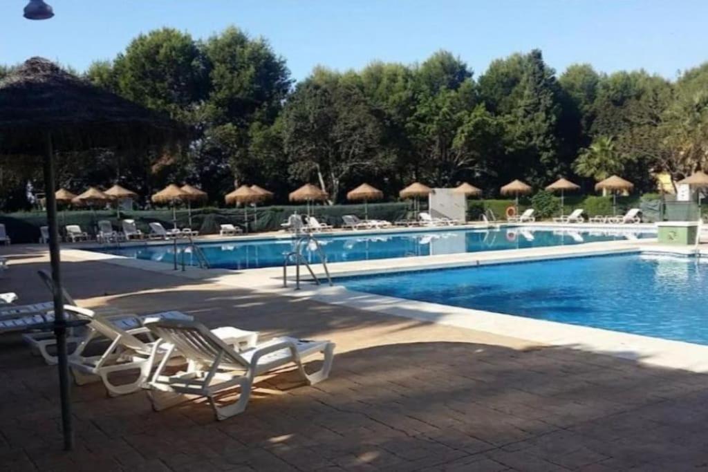 Bazén v ubytování Apartamento Agata 208 Benalmádena 2 hermosas terrazas nebo v jeho okolí