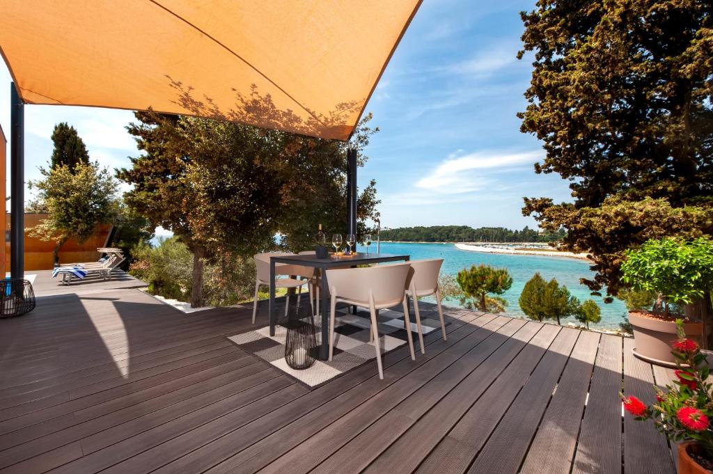 Porton Nature Hideouts - 3