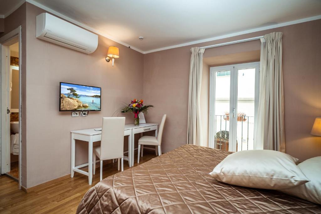 Hotel Centrale - غرفة عائلية قياسية