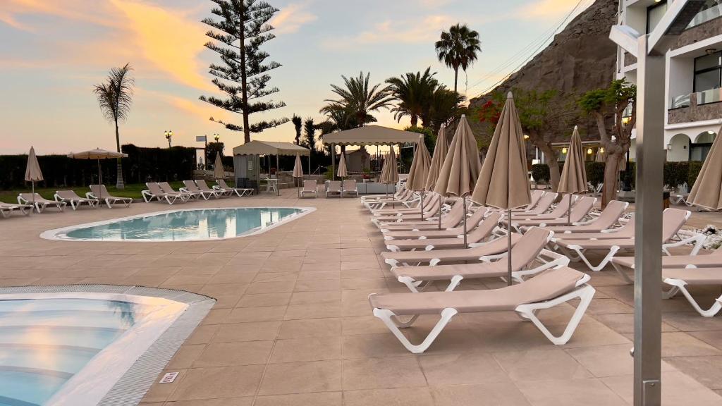 Seafront Playa del Cura apartment, Playa del Cura – Updated ...