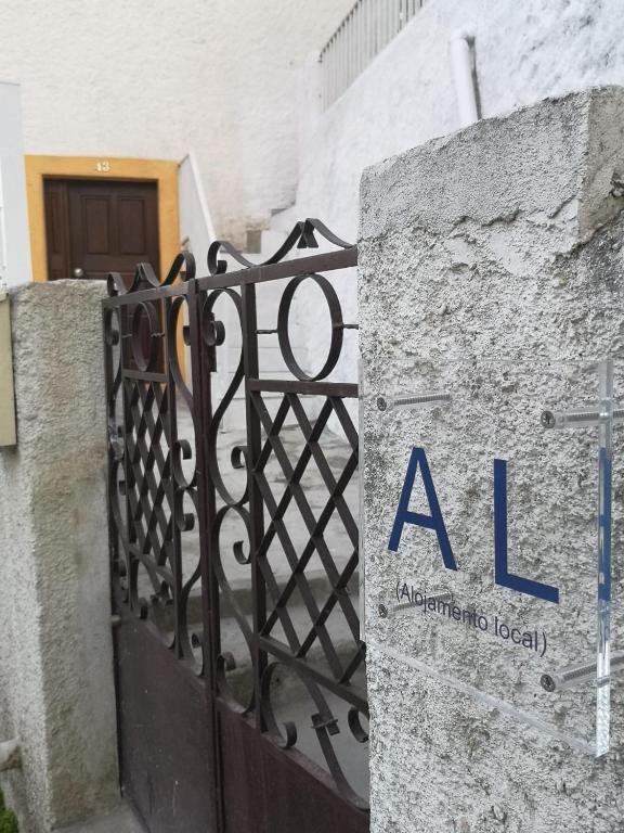 Lemon Tree House Coimbra - Courtyard garden with city views - 17