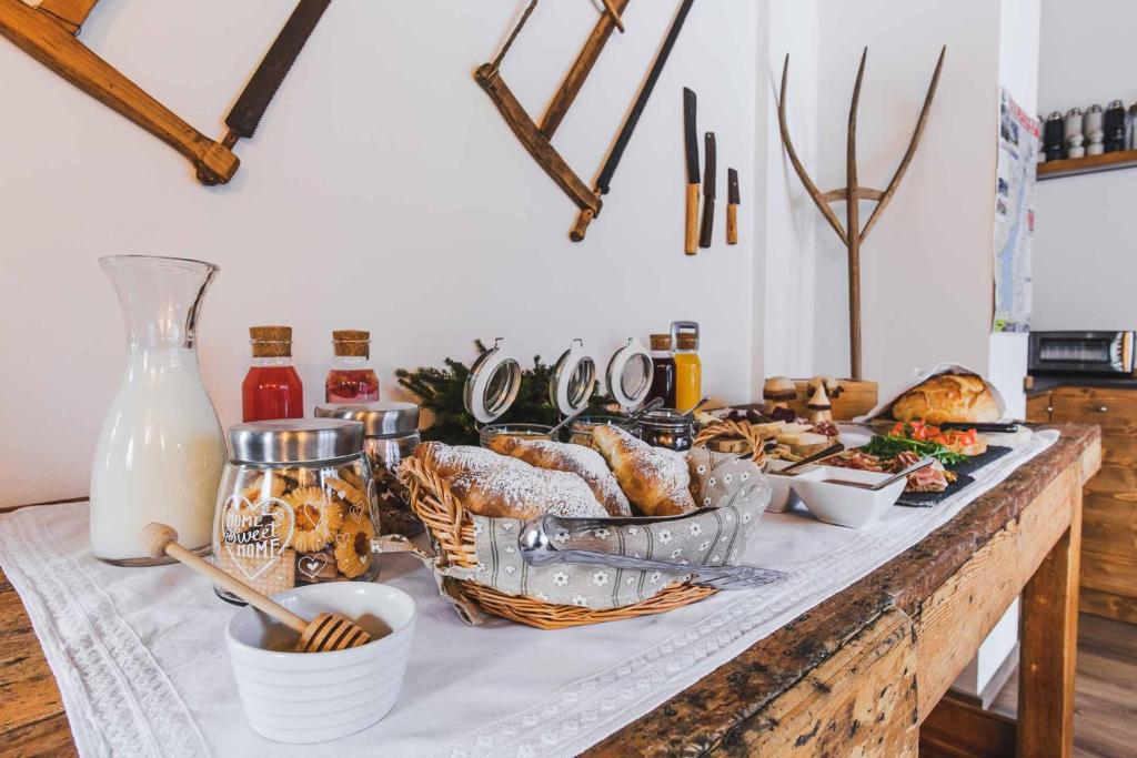 Jedlo v ubytovaní bed & breakfast alebo blízkom okolí