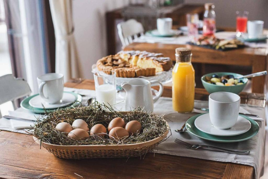 Jedlo v ubytovaní bed & breakfast alebo blízkom okolí