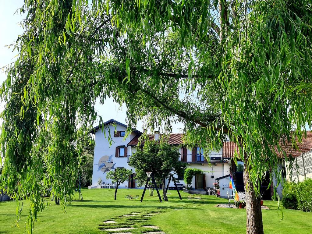 Vonkajšia záhrada v ubytovaní Cascina al Ponte