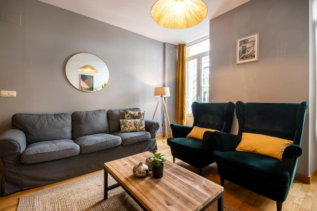 Posedenie v ubytovaní Legazpi, Apartamento amplio, moderno y céntrico